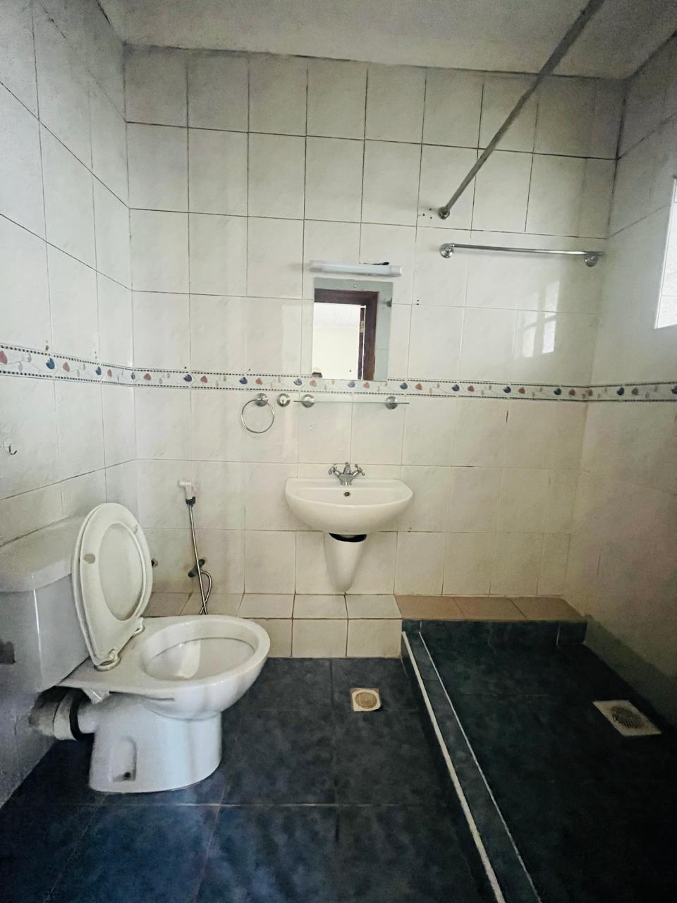 Exclusive 3 Bedrooms low-density living with only six premium units - Image 7