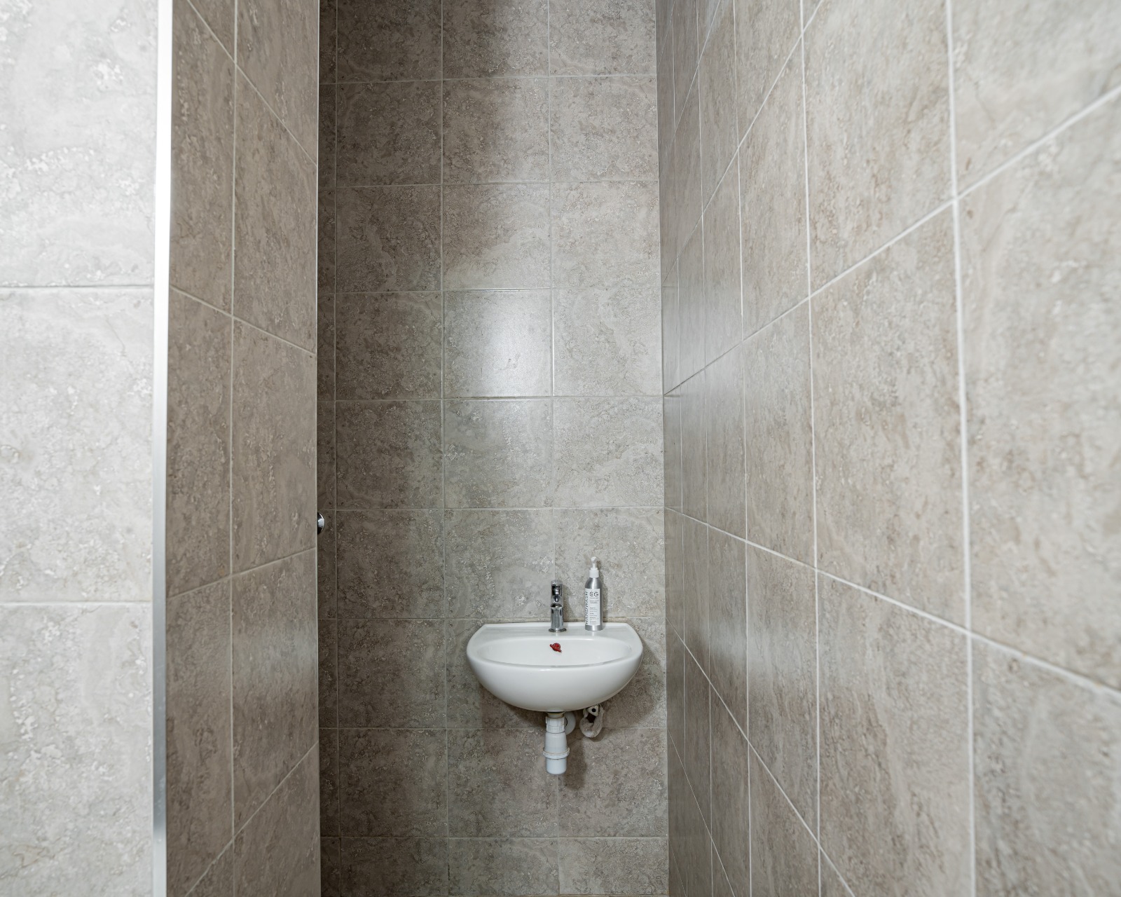 Fully Furnished Spacious all ensuite 3 bedrooms designed for comfort and elegance - Image 18