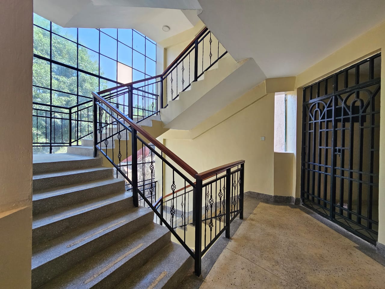 Spacious 3 Bedrooms Ensuite With Servant Quarter Ideal Families