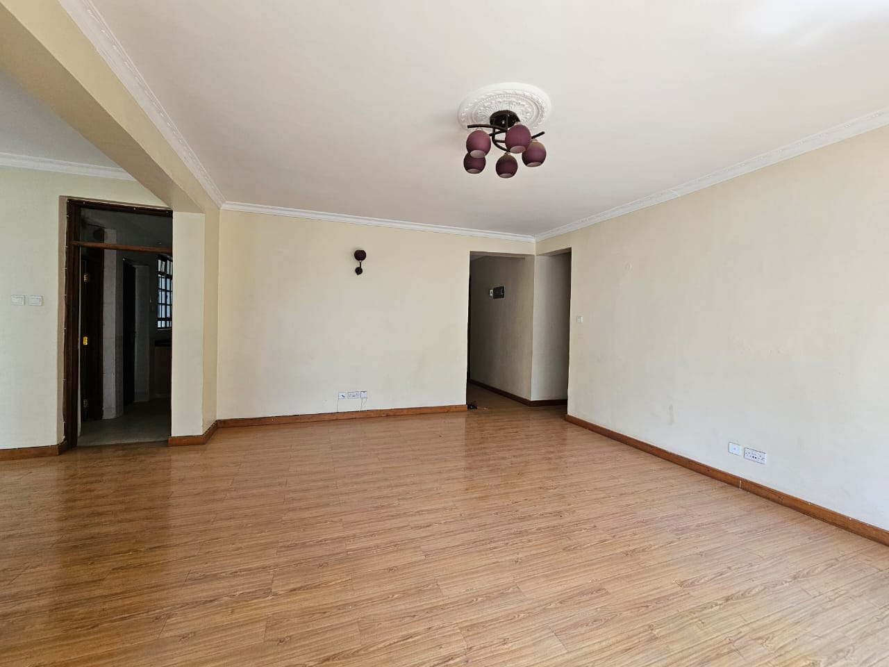 Spacious 3 Bedrooms Ensuite With Servant Quarter Ideal Families - Image 8