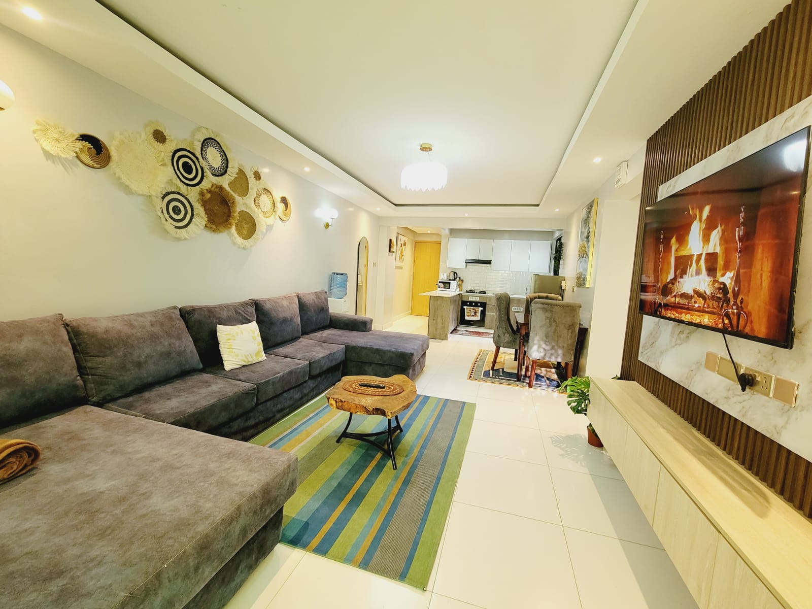 Elegant 2-Bedroom + SQ Airbnb in Prime Parklands Location - Image 5