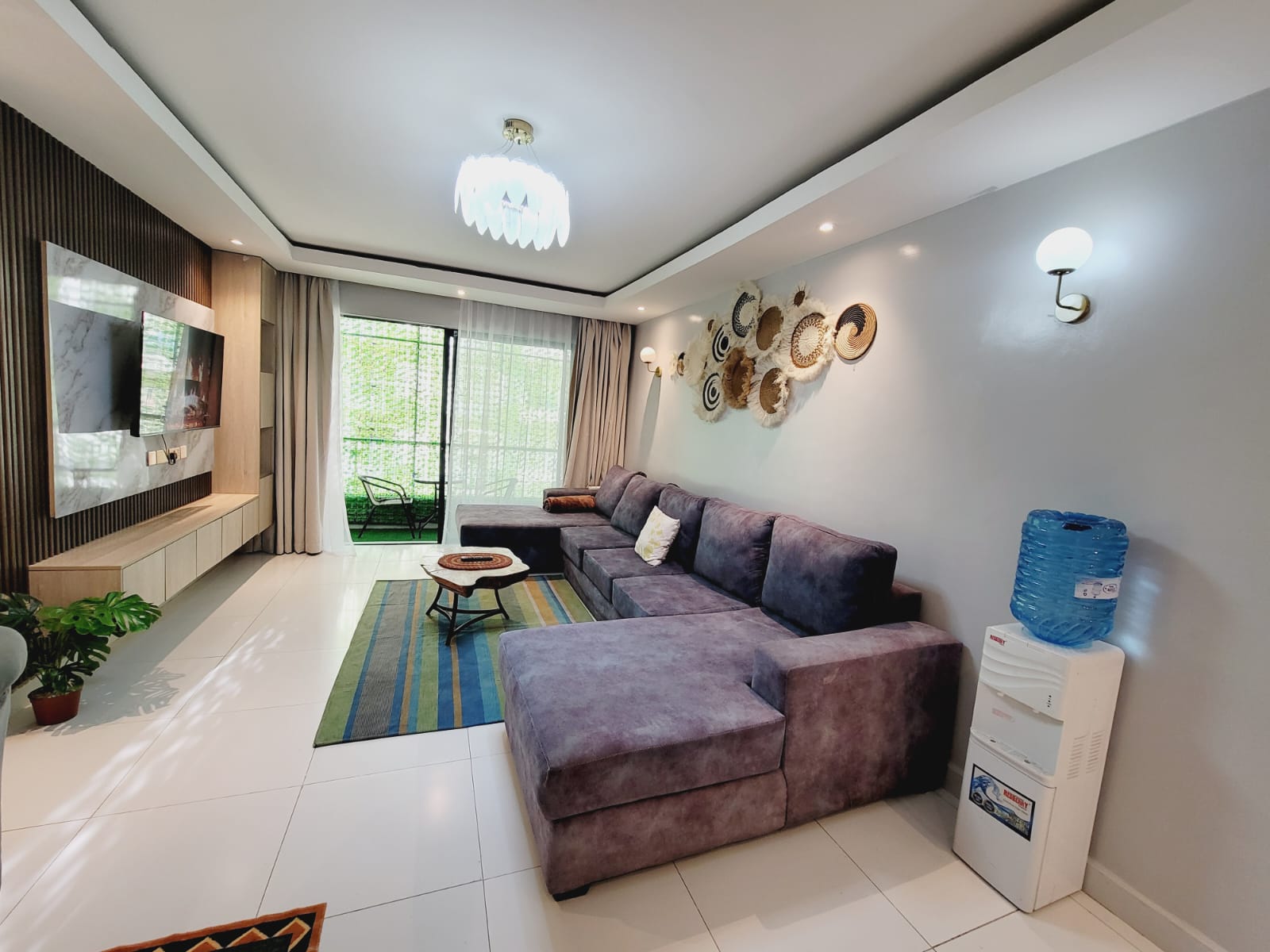 Elegant 2-Bedroom + SQ Airbnb in Prime Parklands Location - Image 9
