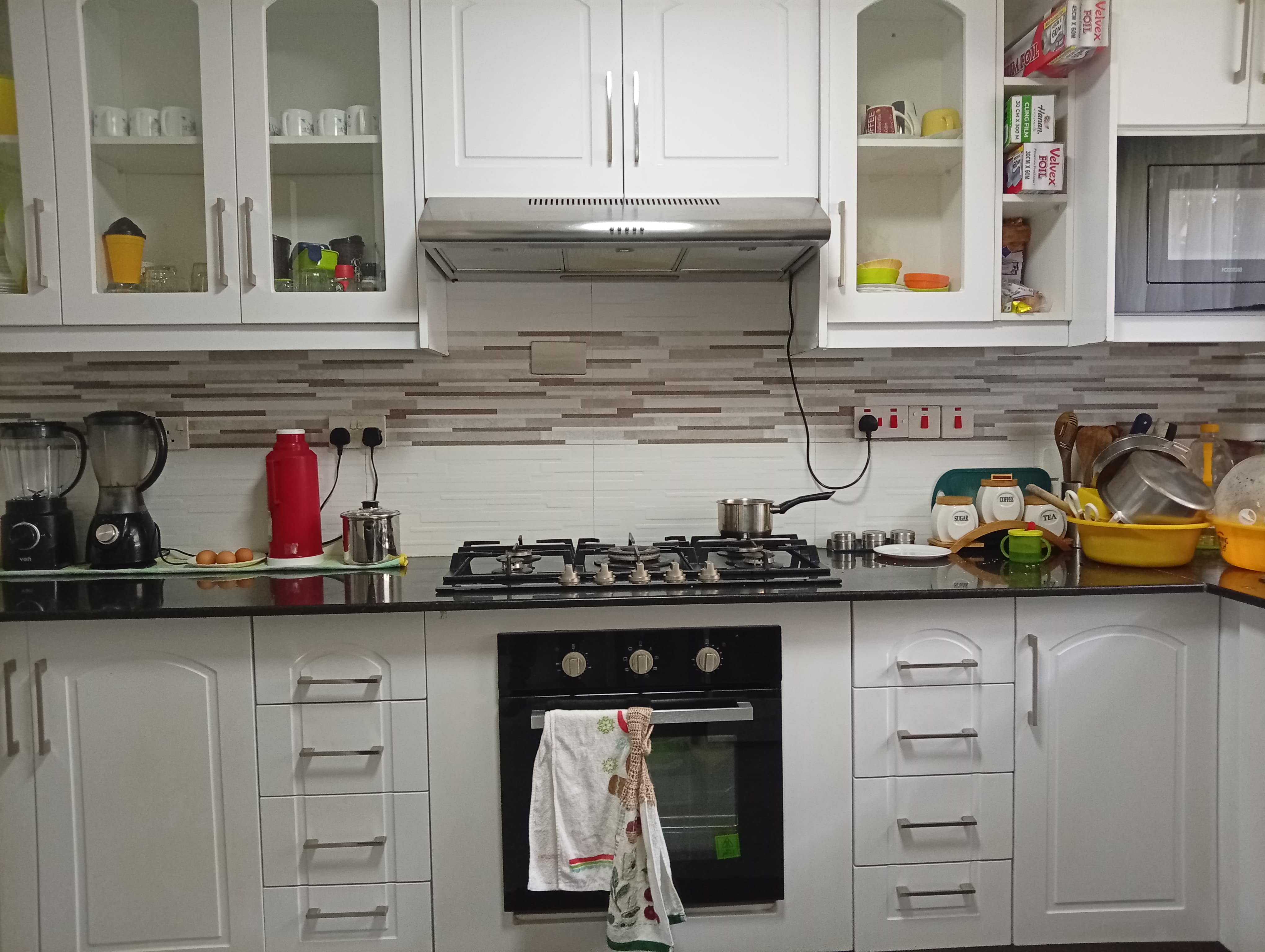 Secure Nyayo Estate 3 Bedrooms Apartment living with water backup and amenities - Image 5
