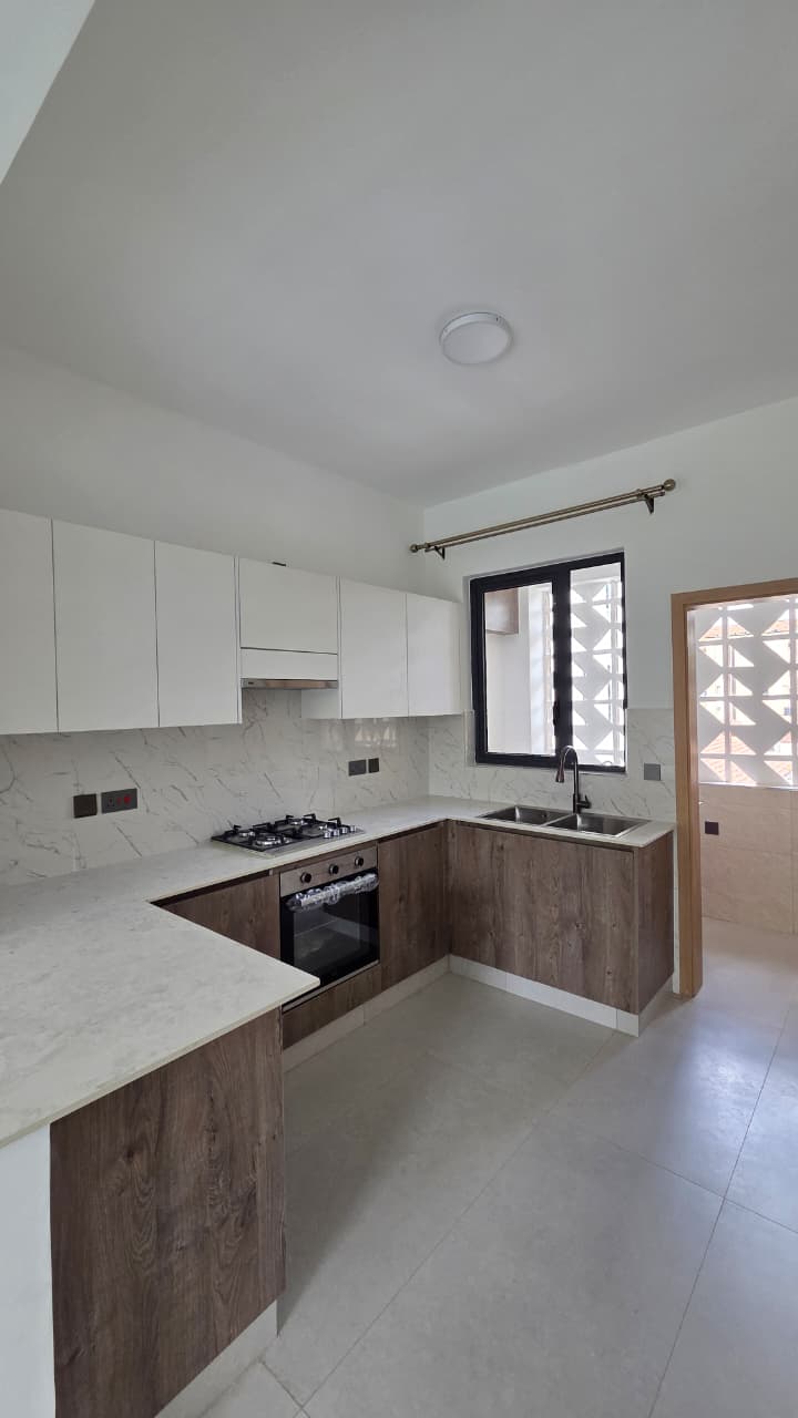 Spacious 2 Bedroom Home Offering Style Convenience And Security - Image 3