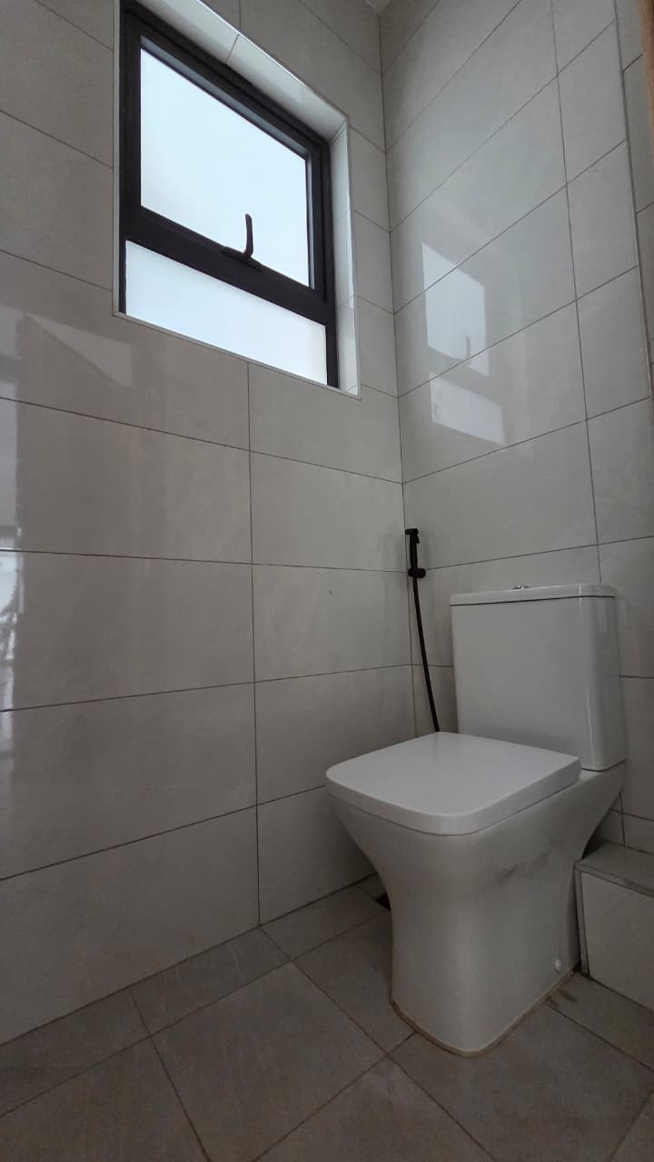 Spacious 2 Bedroom Home Offering Style Convenience And Security - Image 7