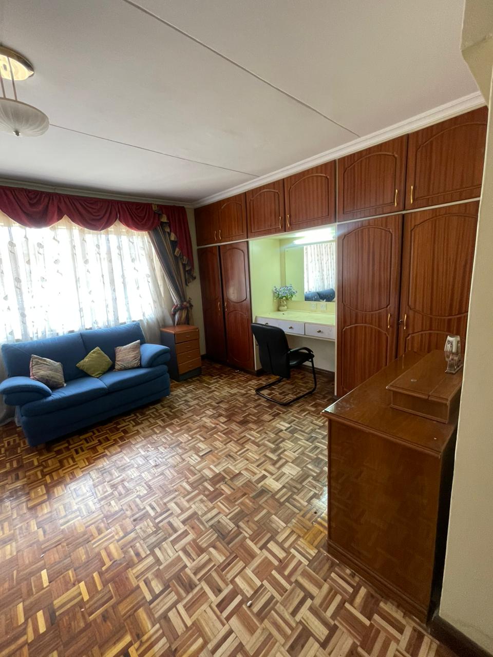 Spacious 4 bedroom townhouse with detached SQ and parking in Kileleshwa  - Image 8