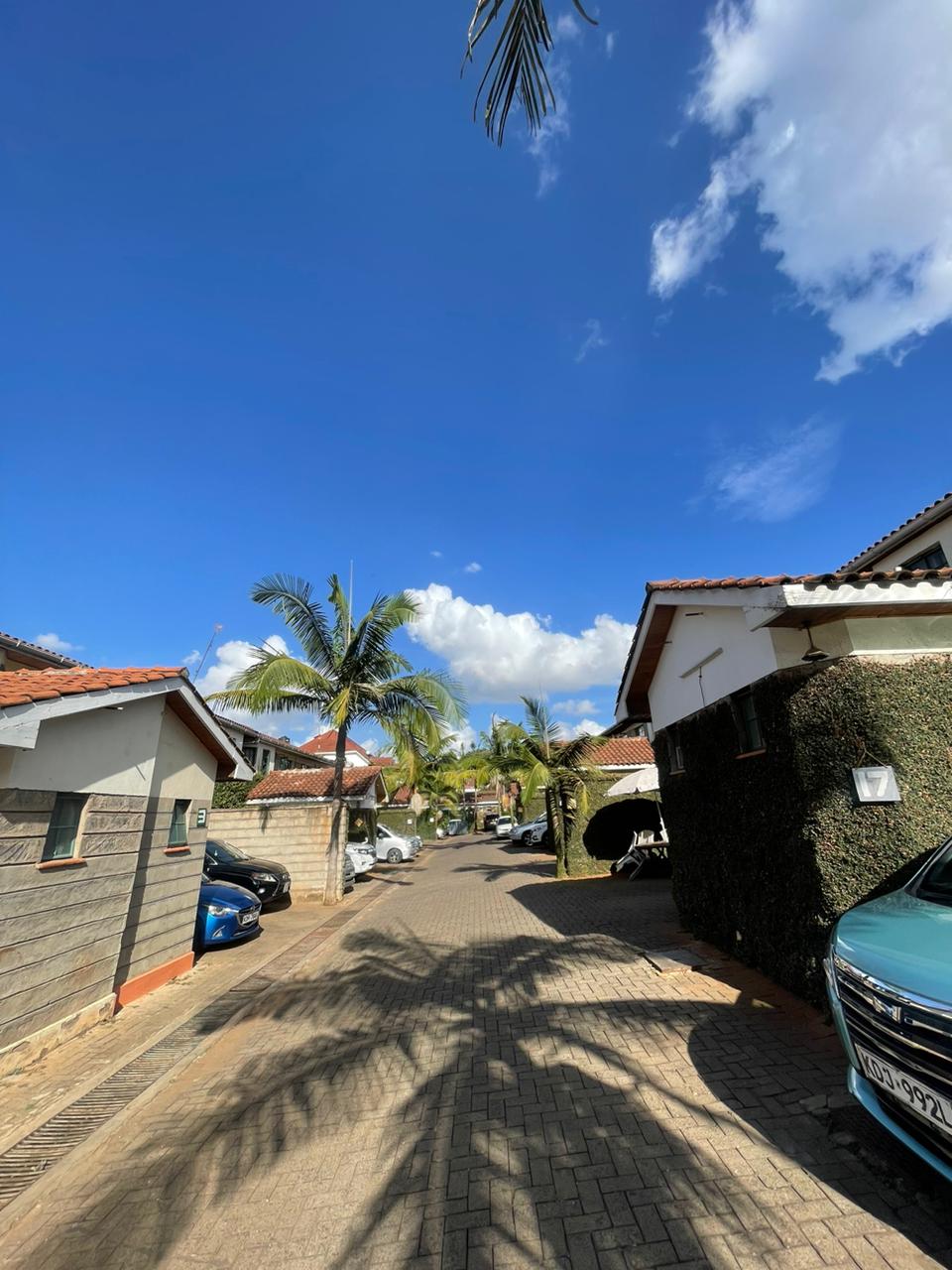 Spacious 4 bedroom townhouse with detached SQ and parking in Kileleshwa  - Image 15