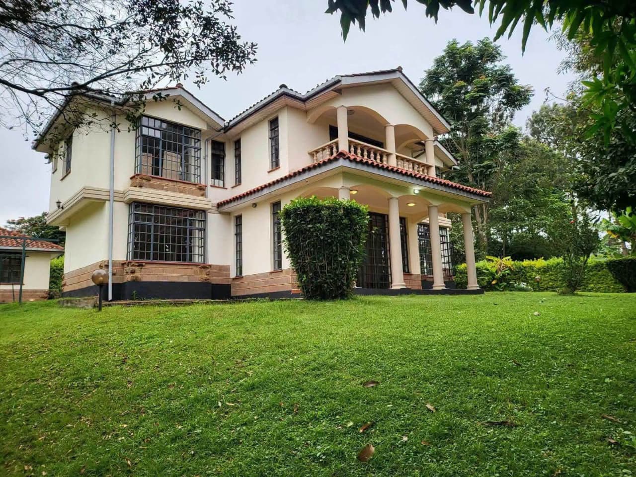 Luxurious Rosslyn 4 Bedroom Villa Offering Prestige Comfort Security Lifestyle Excellence