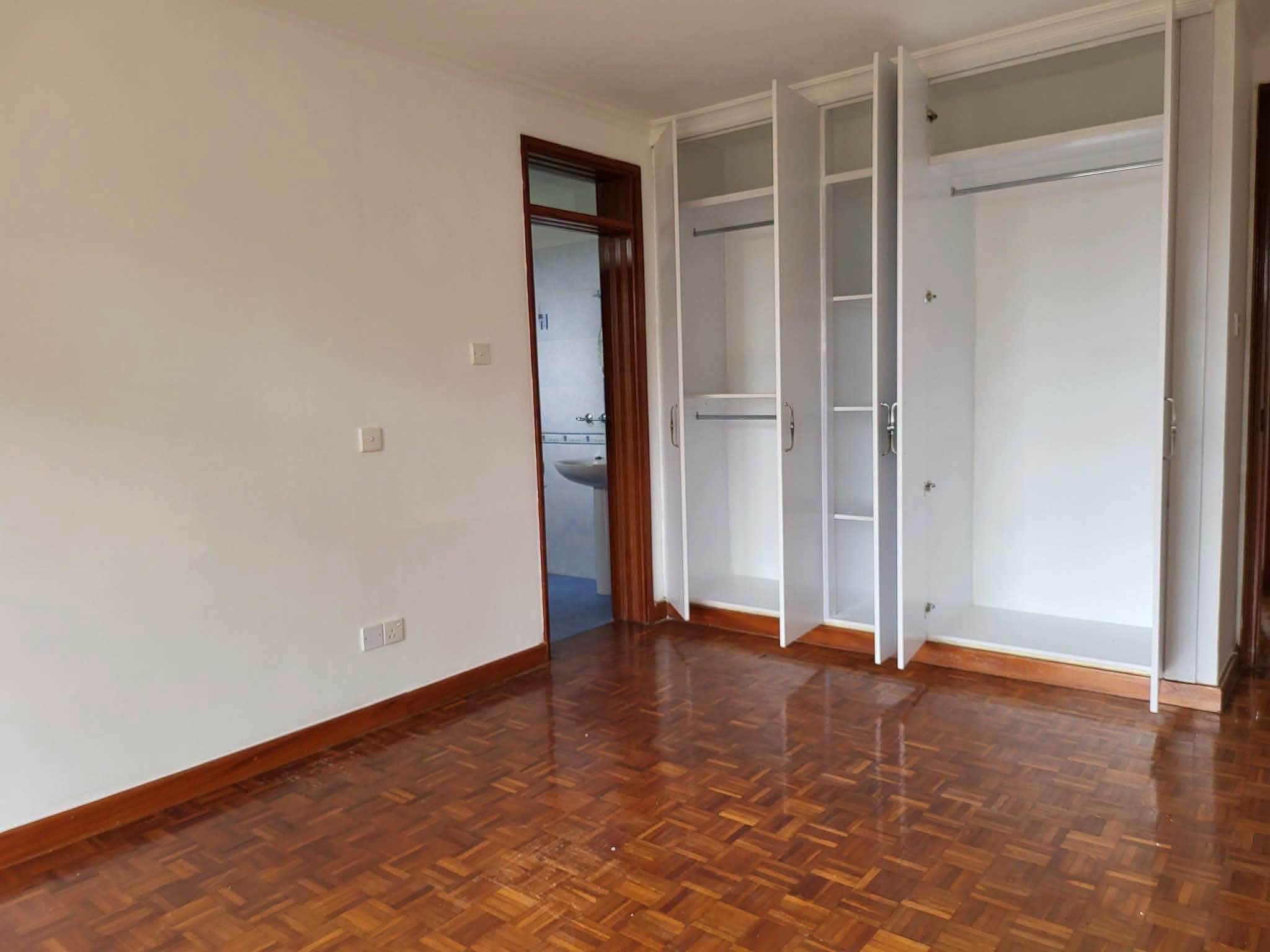Luxurious Rosslyn 4 Bedroom Villa Offering Prestige Comfort Security Lifestyle Excellence - Image 6