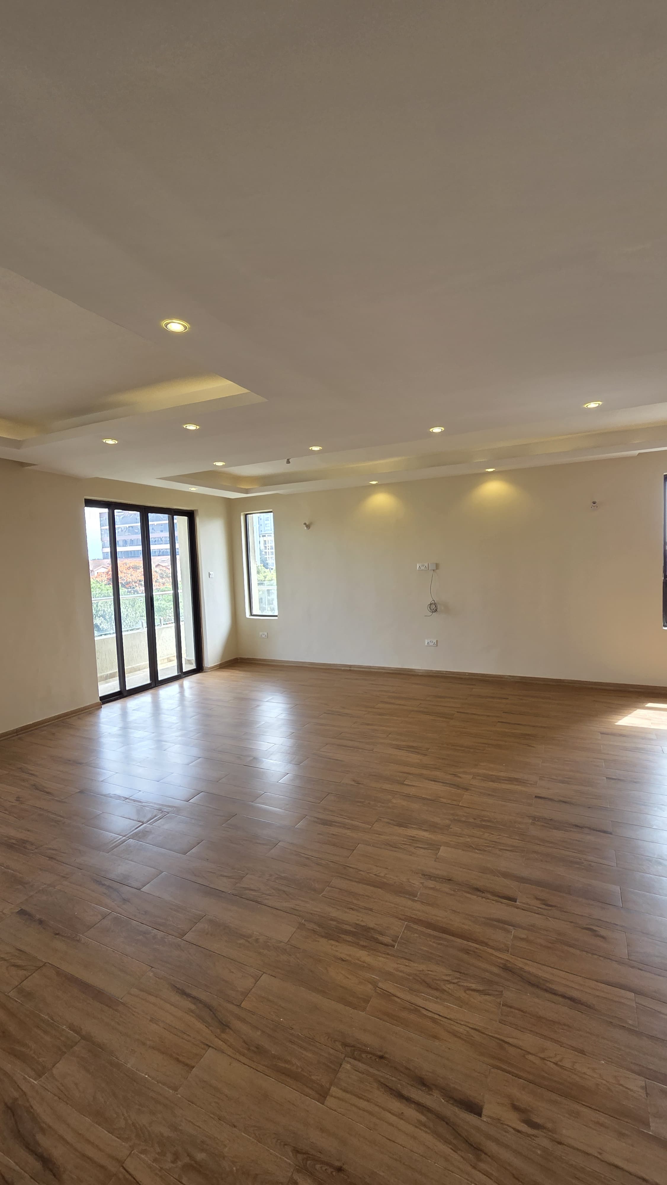 Luxury 5 Bedroom Parklands Duplex With Stunning Views - Image 2