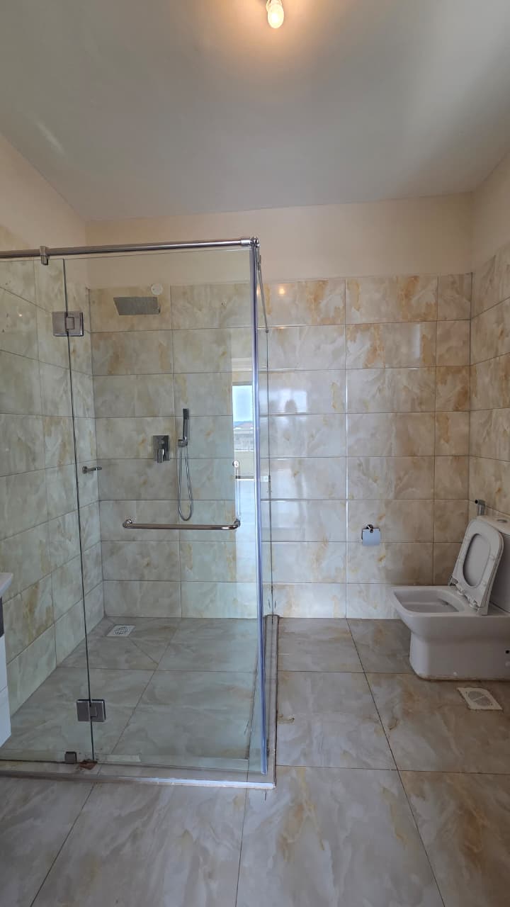 Luxury 5 Bedroom Parklands Duplex With Stunning Views - Image 17