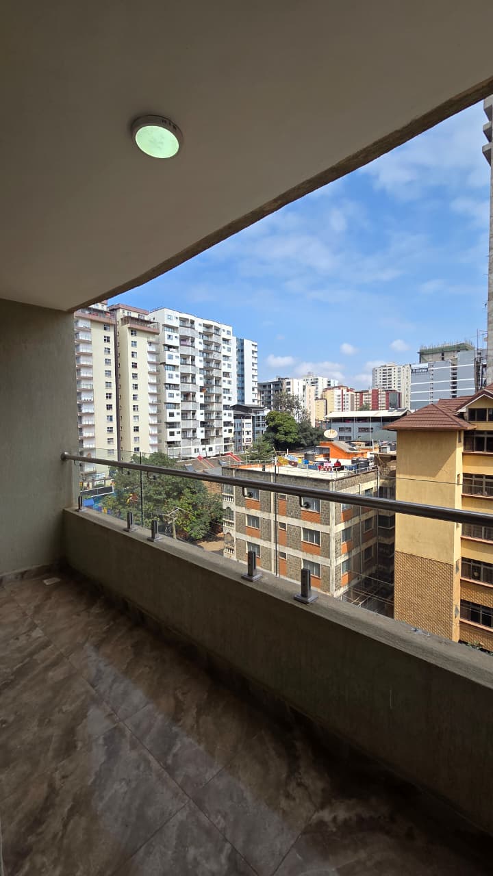 Luxury 5 Bedroom Parklands Duplex With Stunning Views - Image 20