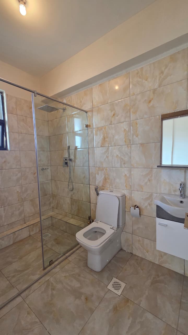 Luxury 5 Bedroom Parklands Duplex With Stunning Views - Image 21