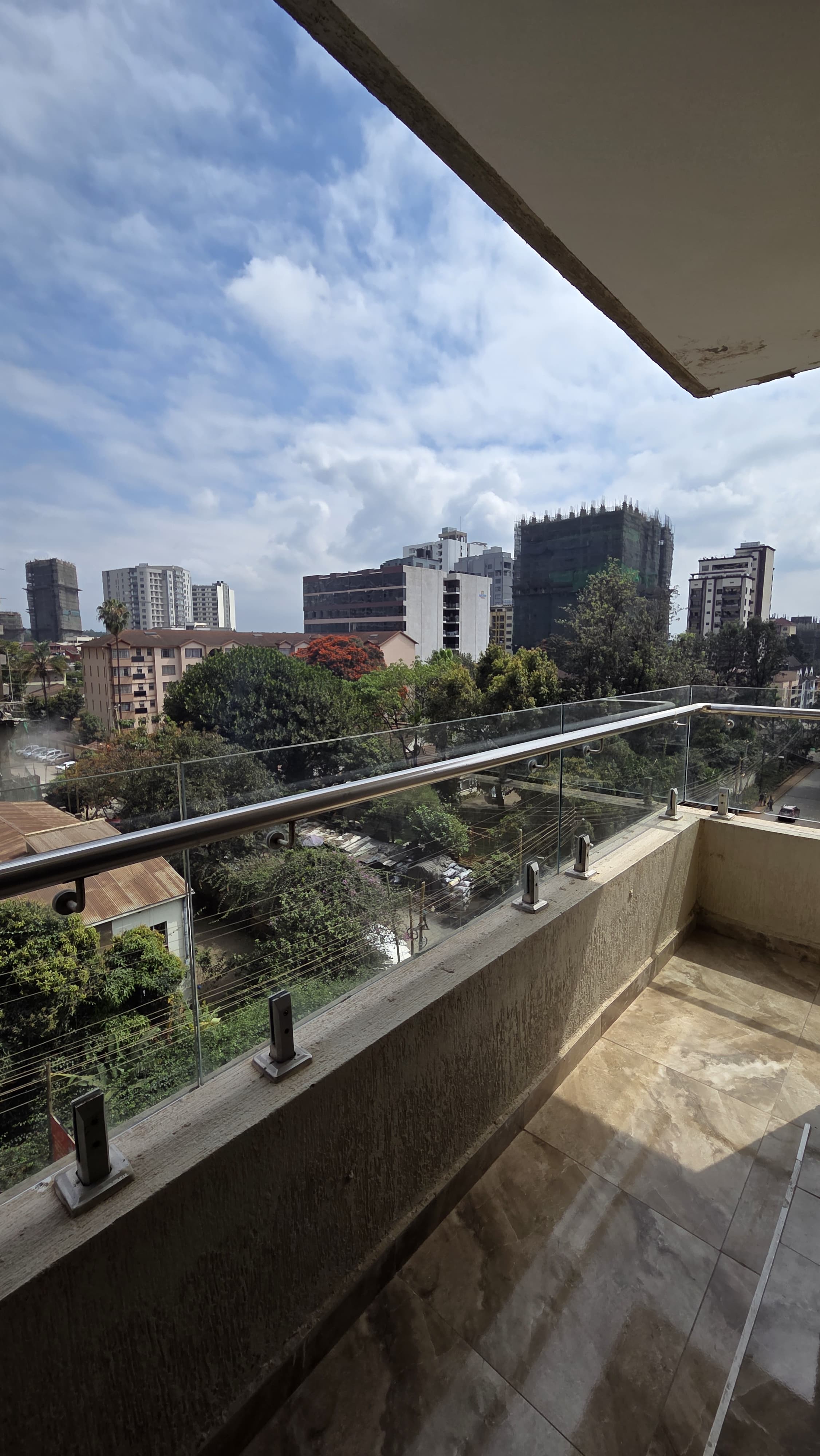 Luxury 5 Bedroom Parklands Duplex With Stunning Views - Image 24