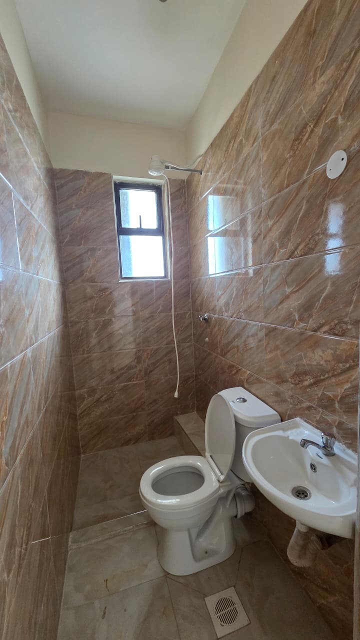 Luxury 5 Bedroom Parklands Duplex With Stunning Views - Image 29