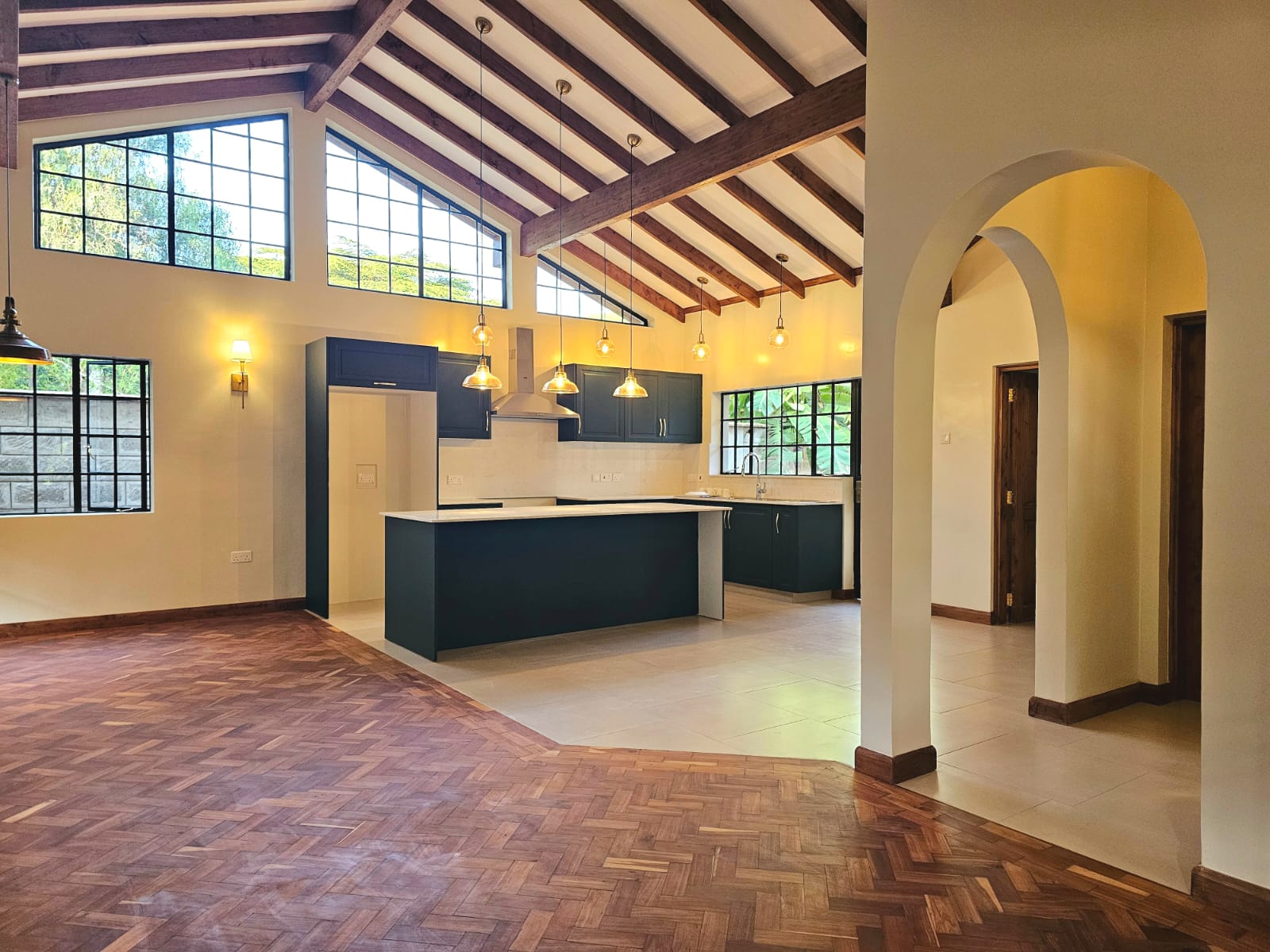 Stunning 4 Bedroom Family Residence Near Valley Arcade Shopping Centre  - Image 3
