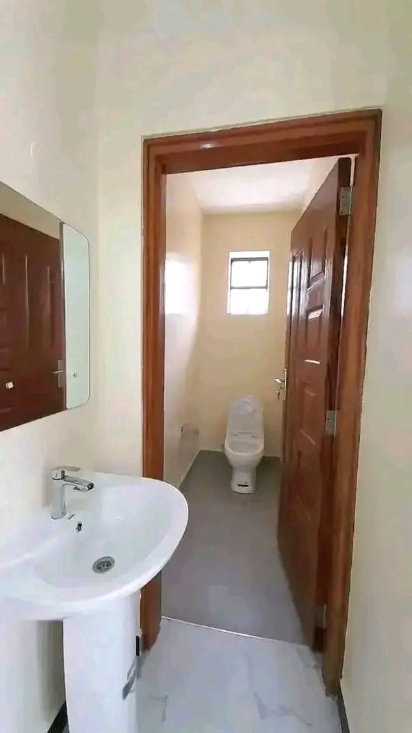 TUDOR    1 BEDROOM HOUSE FOR RENT - Image 3