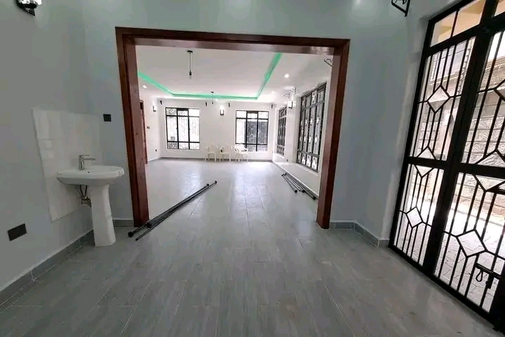 KISUMU 4 BEDROOM HOUSE FOR RENT  - Image 4