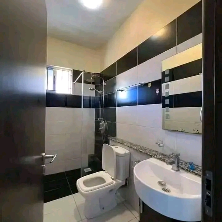 KISUMU 4 BEDROOM HOUSE FOR RENT  - Image 7