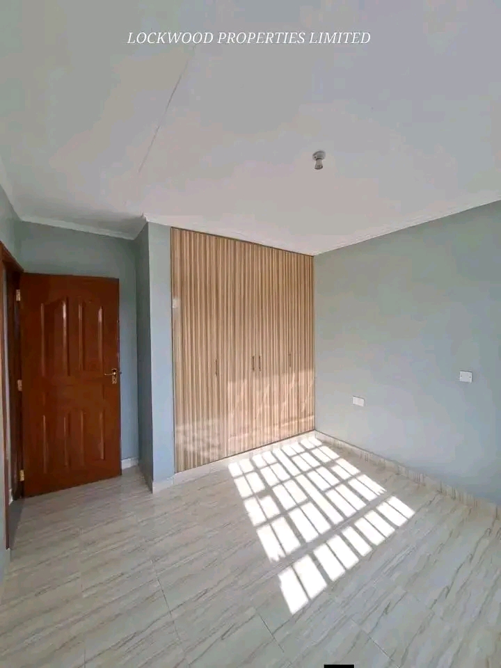 TUDOR 1 BEDROOM HOUSE FOR RENT  - Image 2