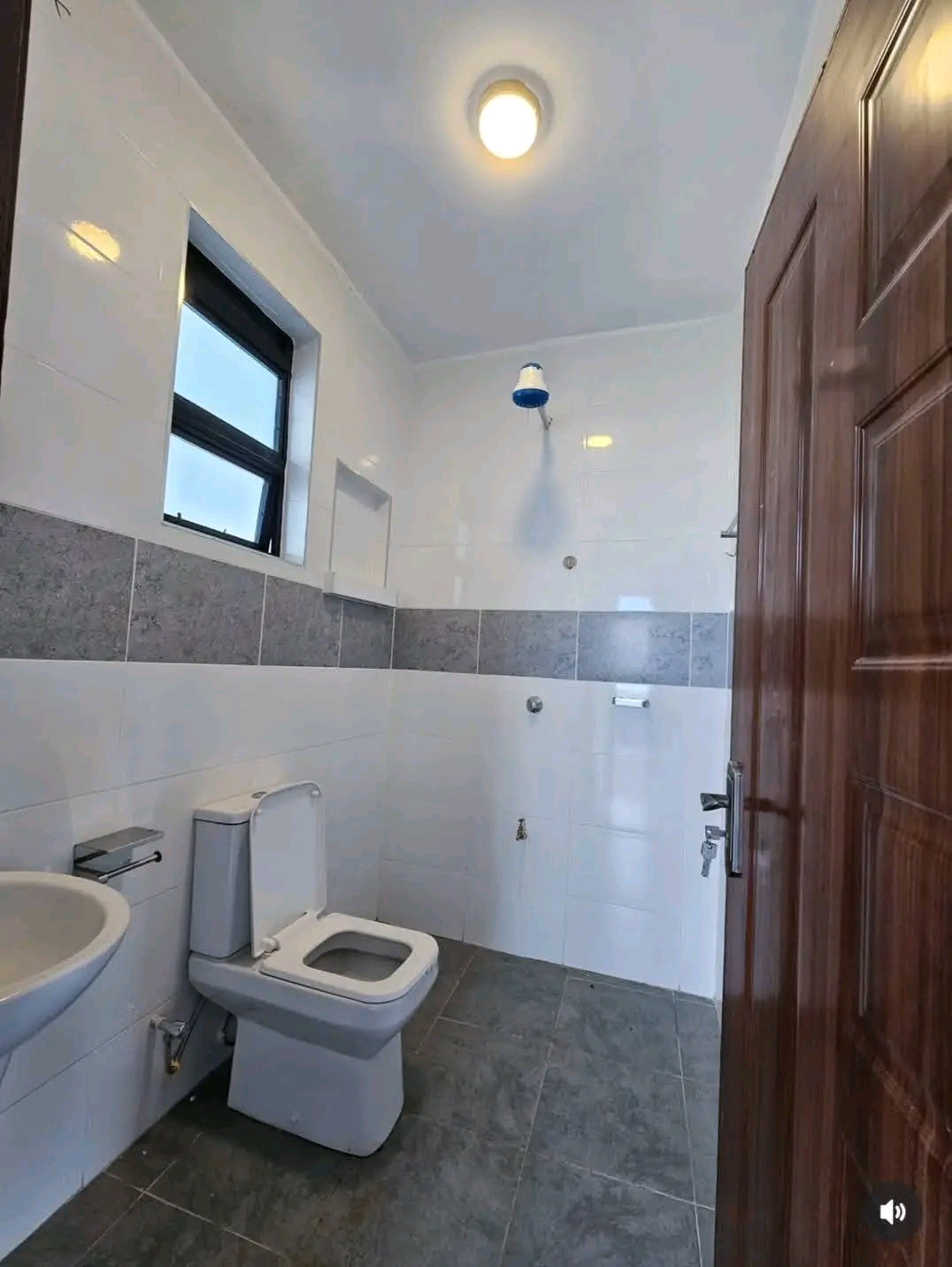 DONHOLM bedsitter for rent  - Image 6