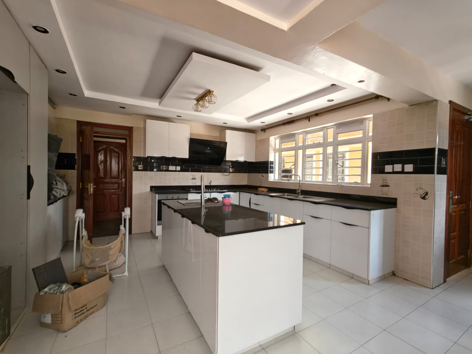 Ridge's 5-Bed Townhouse Oasis | Nairobi Living - Image 4