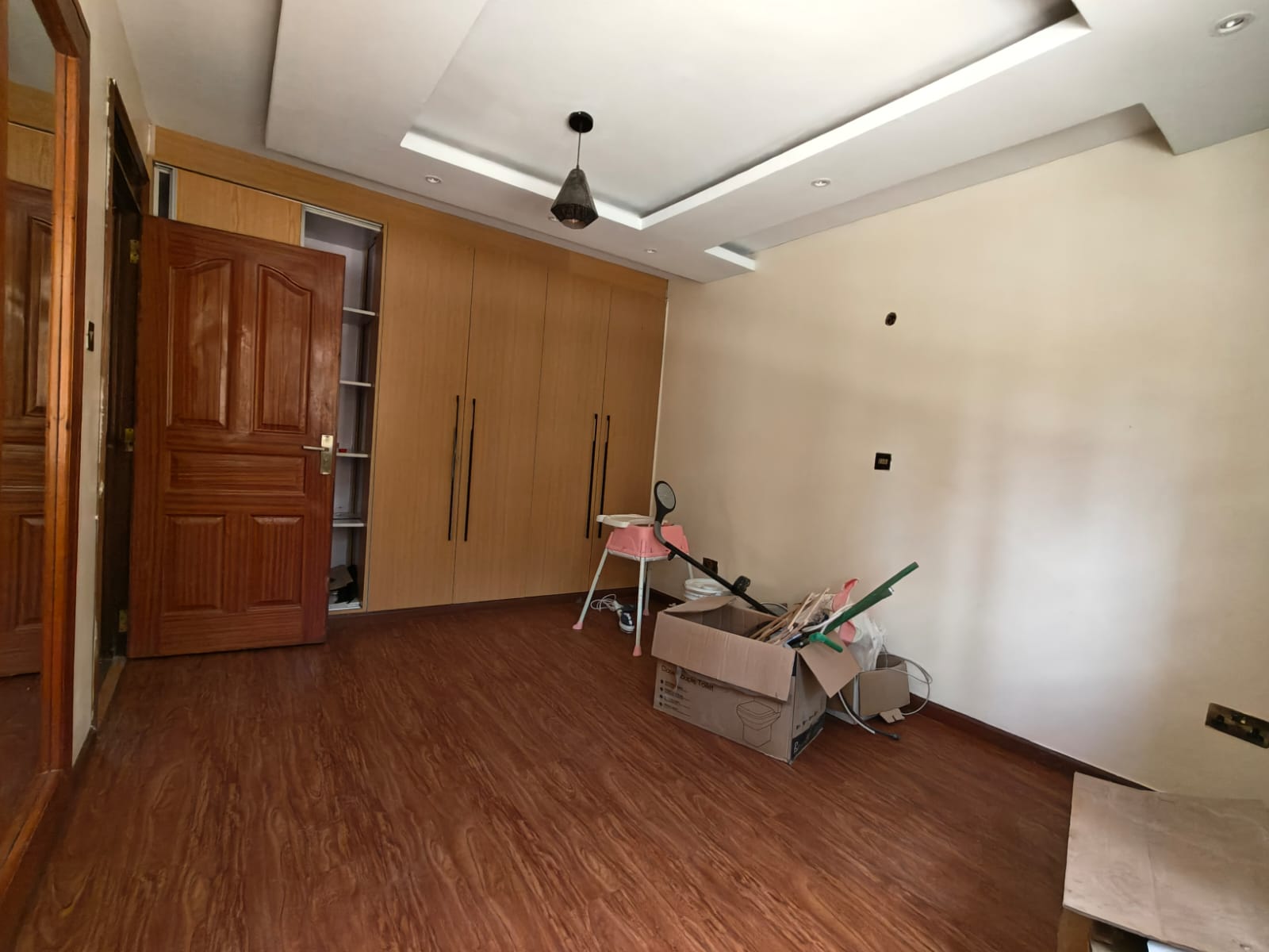 Ridge's 5-Bed Townhouse Oasis | Nairobi Living - Image 5