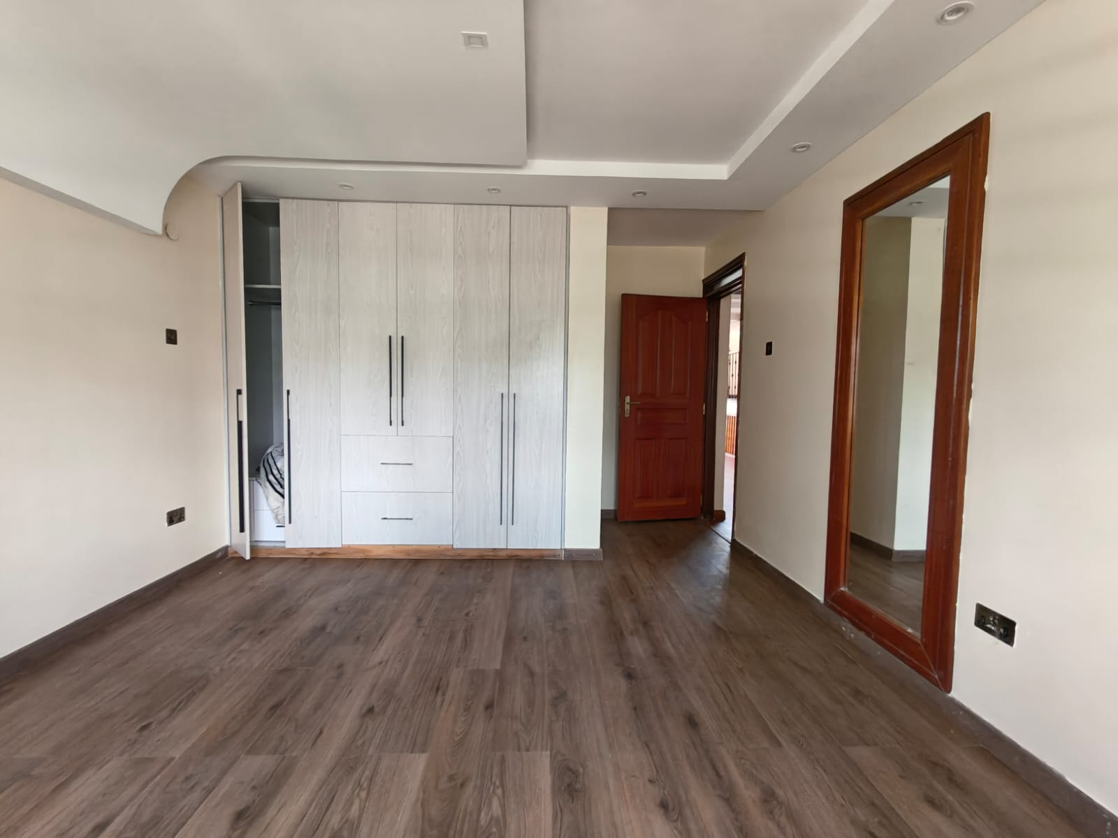 Ridge's 5-Bed Townhouse Oasis | Nairobi Living - Image 11