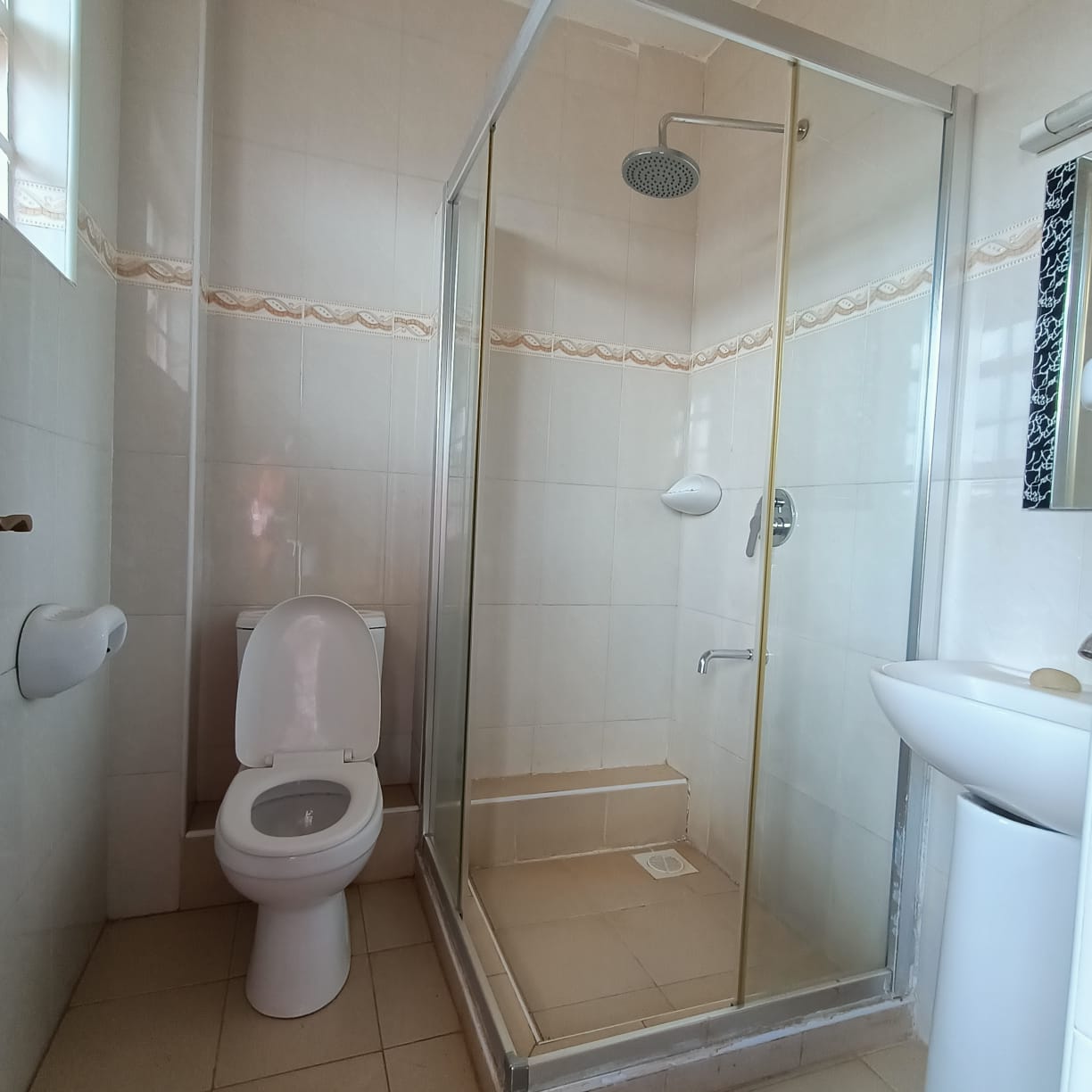 4BR ALL-ENSUITE HOUSE + DSQ | RUNDA (PARADISE LOST ROAD) - Image 4
