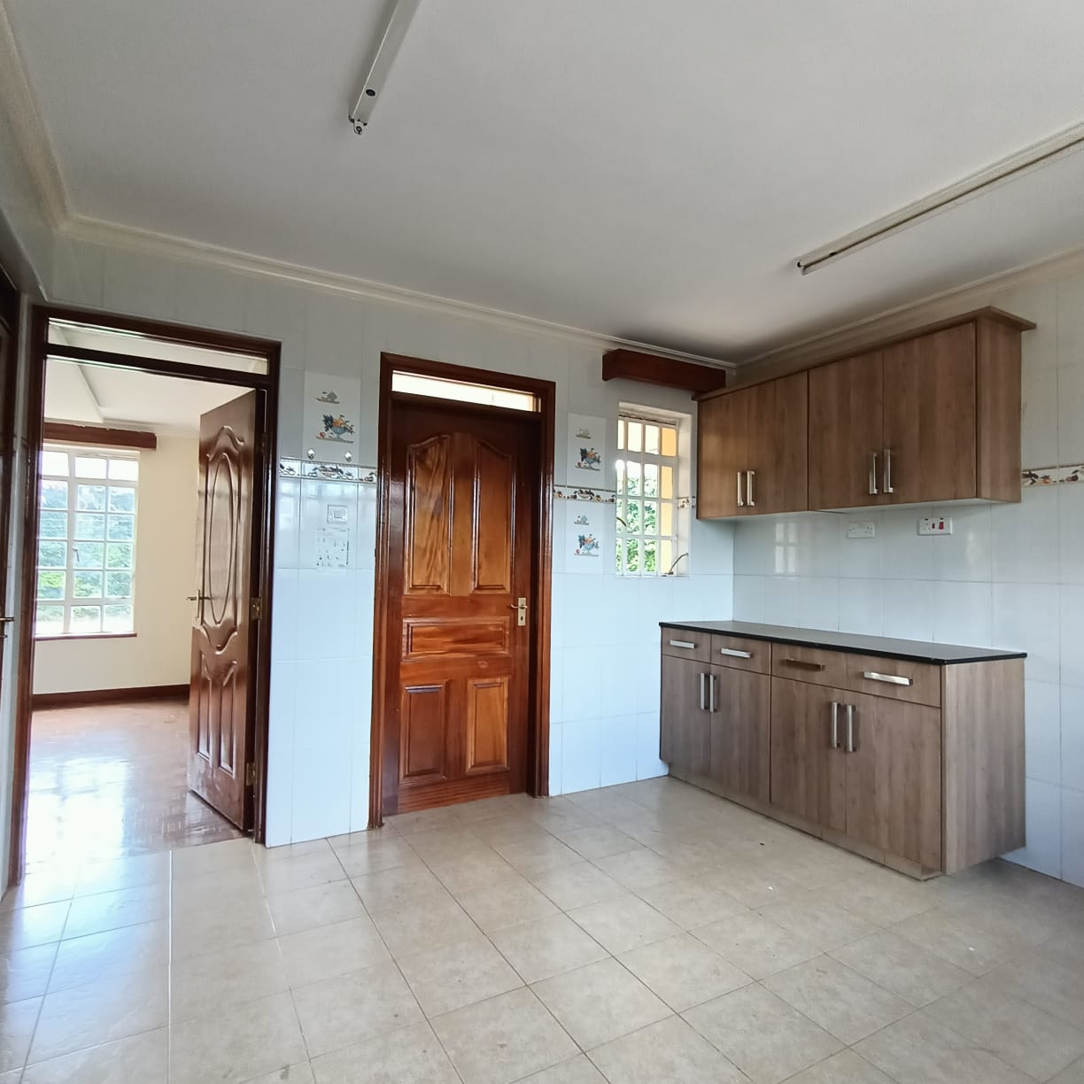 4BR ALL-ENSUITE HOUSE + DSQ | RUNDA (PARADISE LOST ROAD) - Image 6