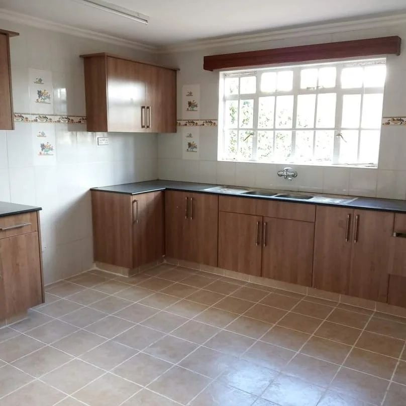 4BR ALL-ENSUITE HOUSE + DSQ | RUNDA (PARADISE LOST ROAD) - Image 7