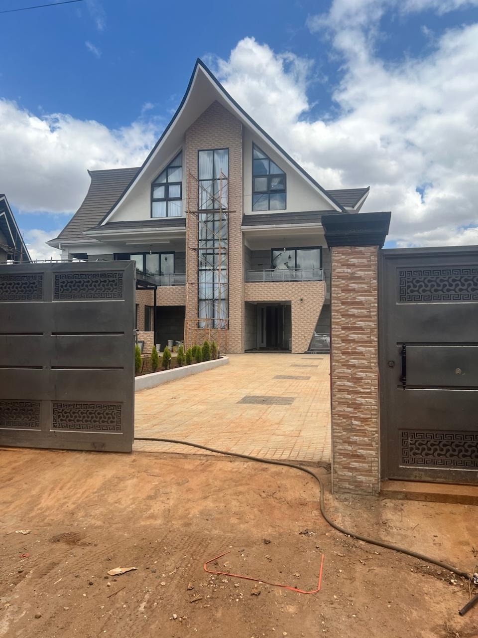 6 bedroom Townhouse for For Sale in Ruiru, Kiambu