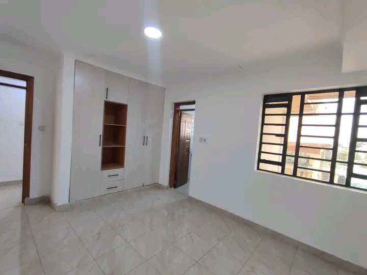 Modern three bedrooms house 🏠 to let in garden estate  - Image 3